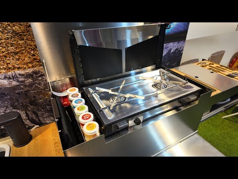 Kompakte MOKUBO Küchenbox mit Platz für jedes Teil I Caravan Messe Bremen 2024 I MoMa Camp